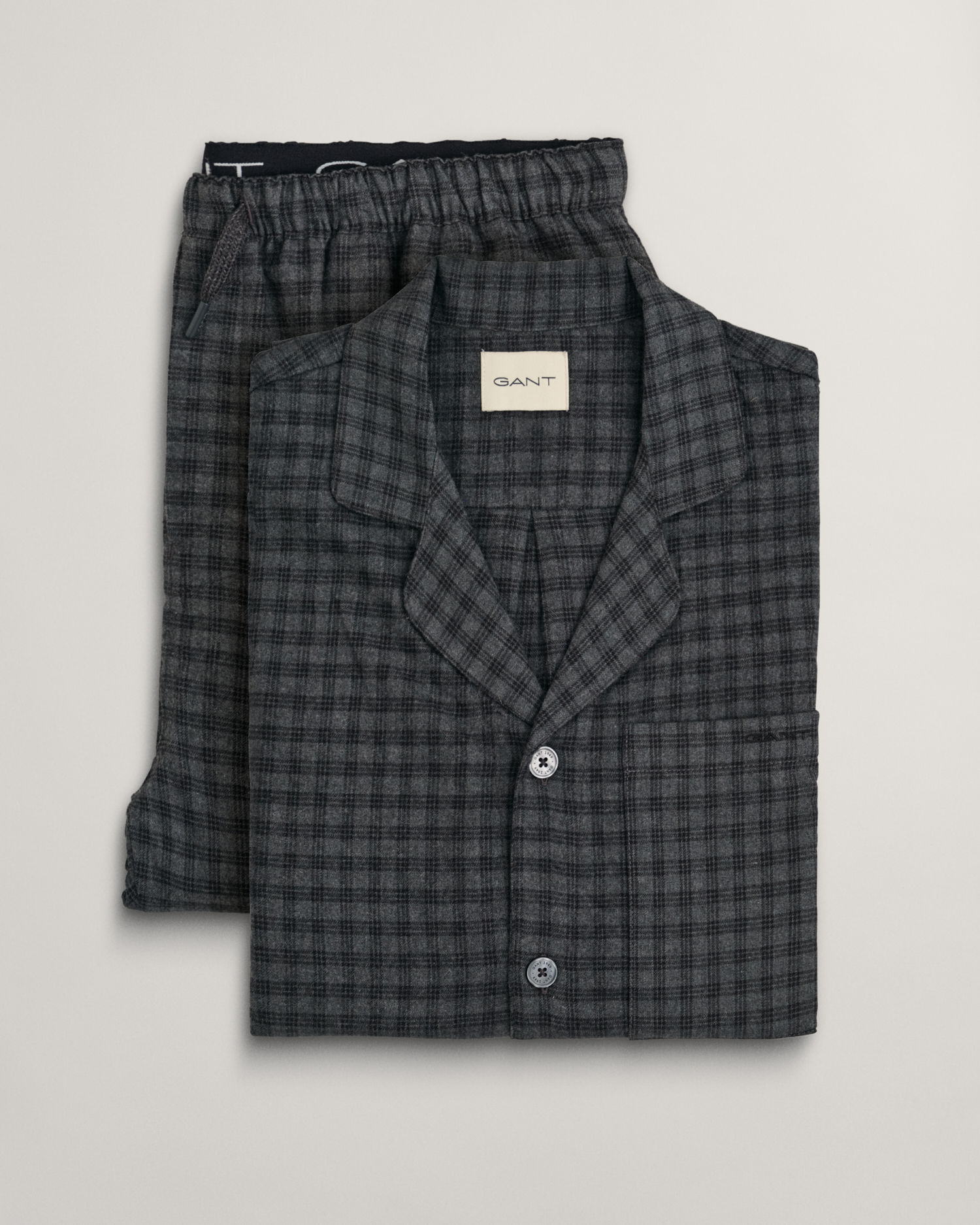 Flanell pyjamasbukser og -skjorte gaveeske