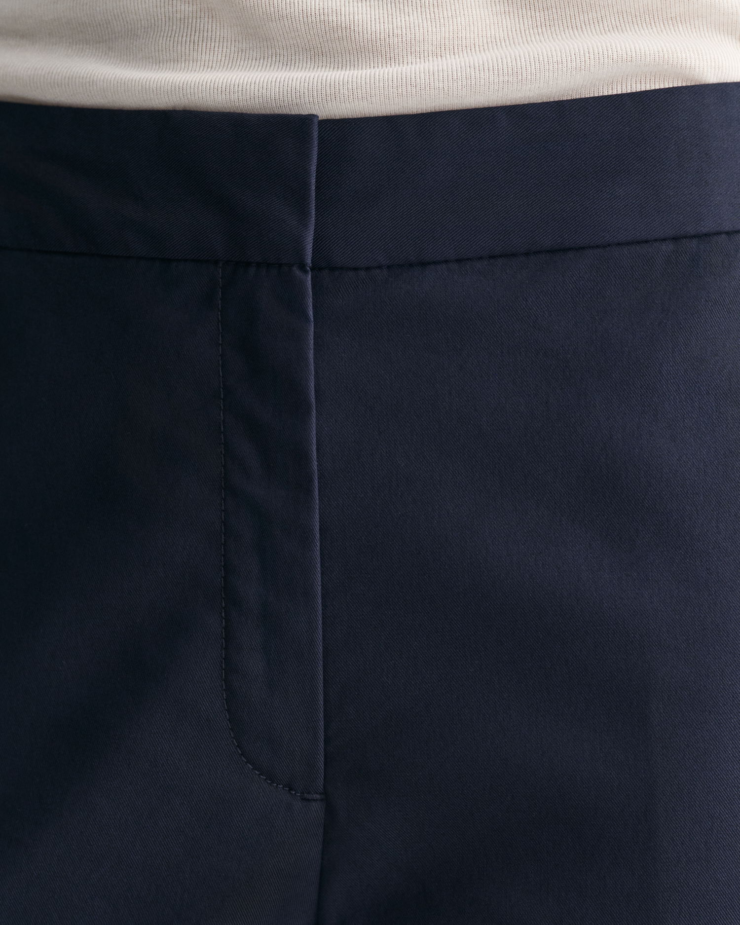 Smale chinos i glatt bomullsblanding