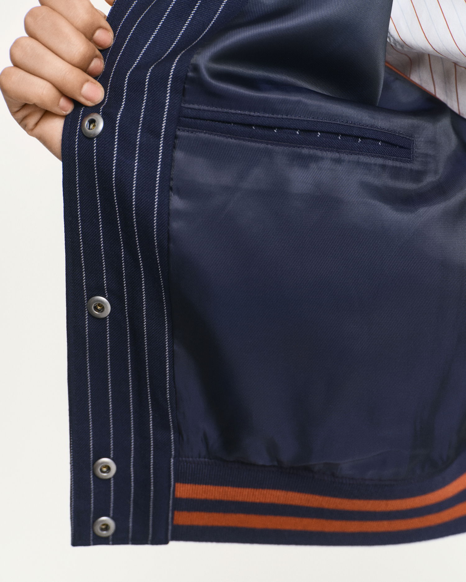 Nålestripet Varsity-jakke